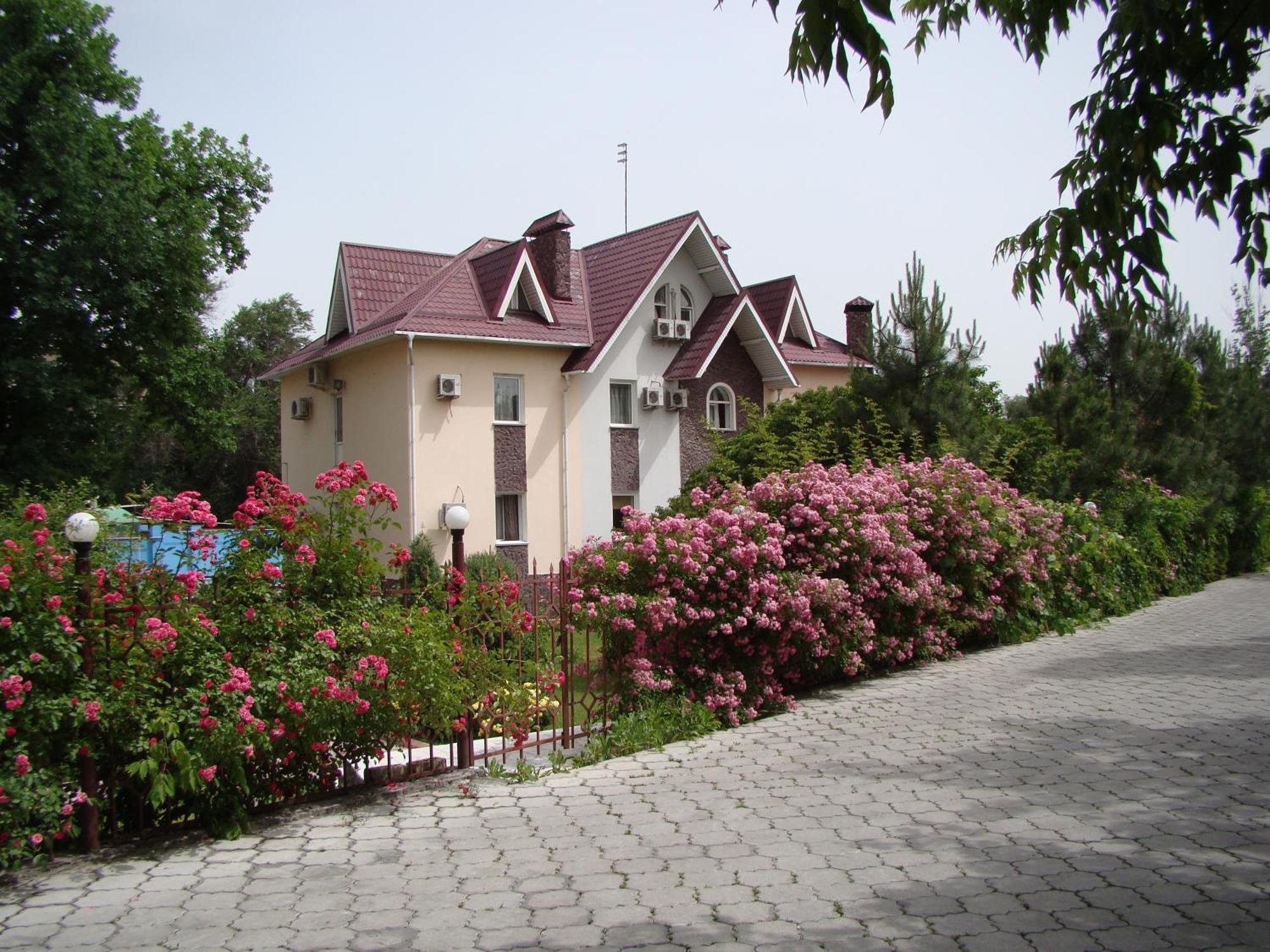 Asian Mountains Бишкек Екстериор снимка